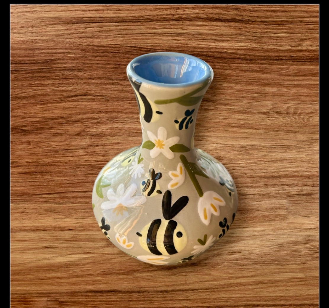Bumblebee bee vase